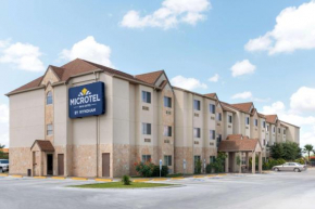  Microtel Inn and Suites Eagle Pass  Игл Пасс